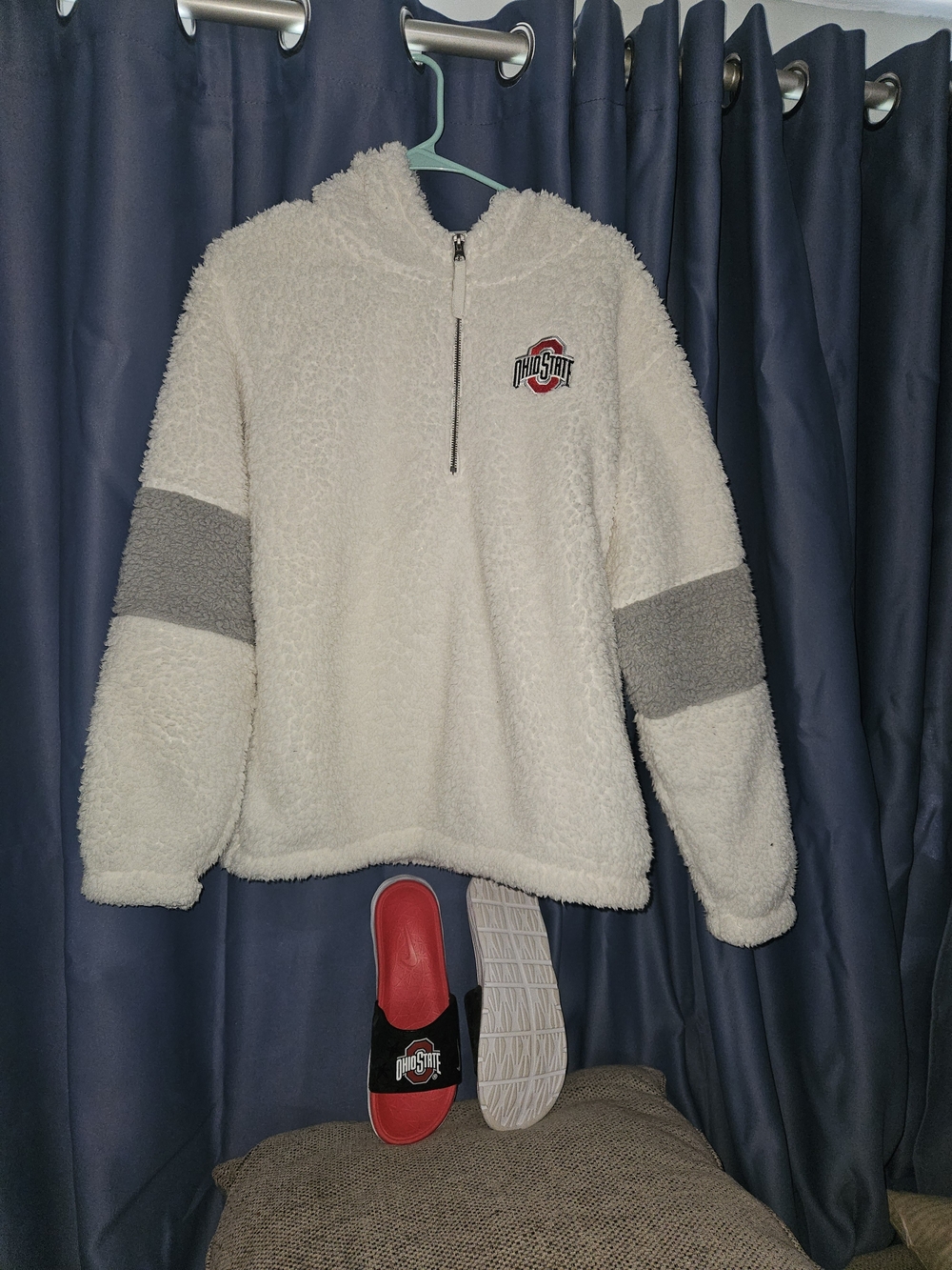 Womens Medium Cream Ohio State Sherpa Hoodie with Gray Matching Rare Nike Slides
